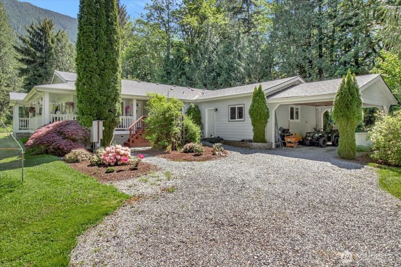 Property photo for 21103 252nd Street NE, Arlington