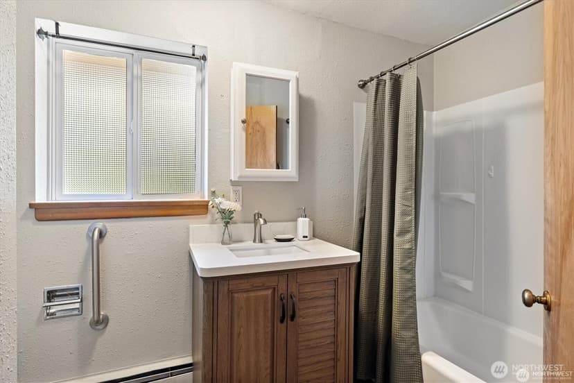 Property photo for 11411 Clovercrest Drive SW, Lakewood photo 27