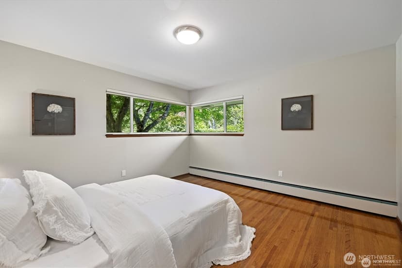 Property photo for 11411 Clovercrest Drive SW, Lakewood photo 19