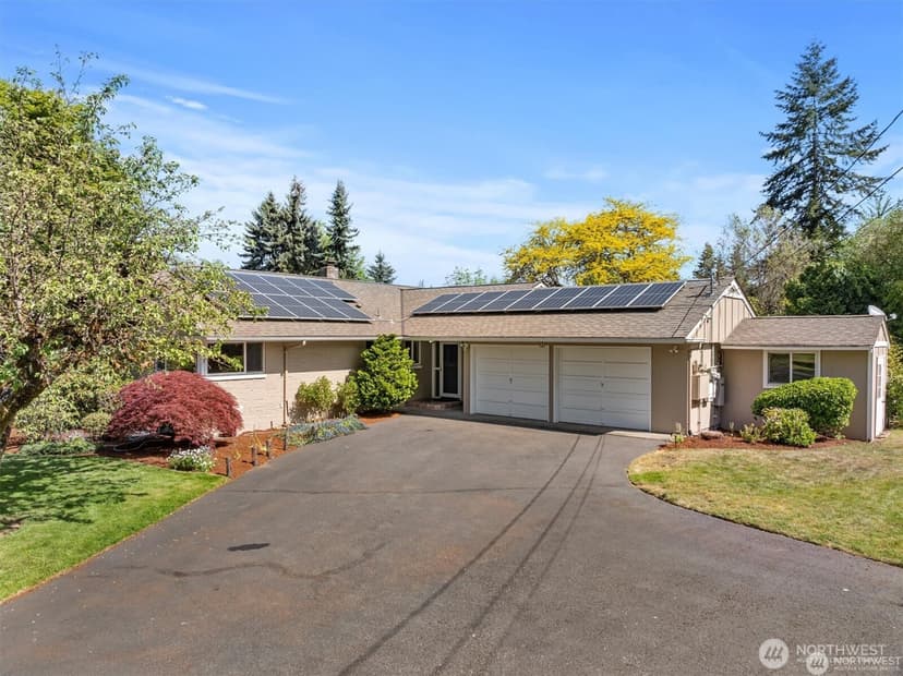 Property photo for 11411 Clovercrest Drive SW, Lakewood photo 2