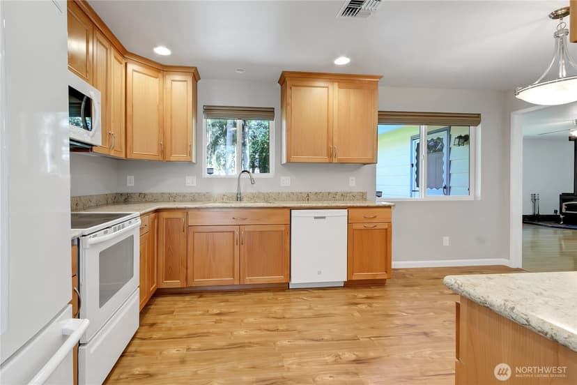 Property photo for 32226 39th Avenue S, Federal Way photo 8