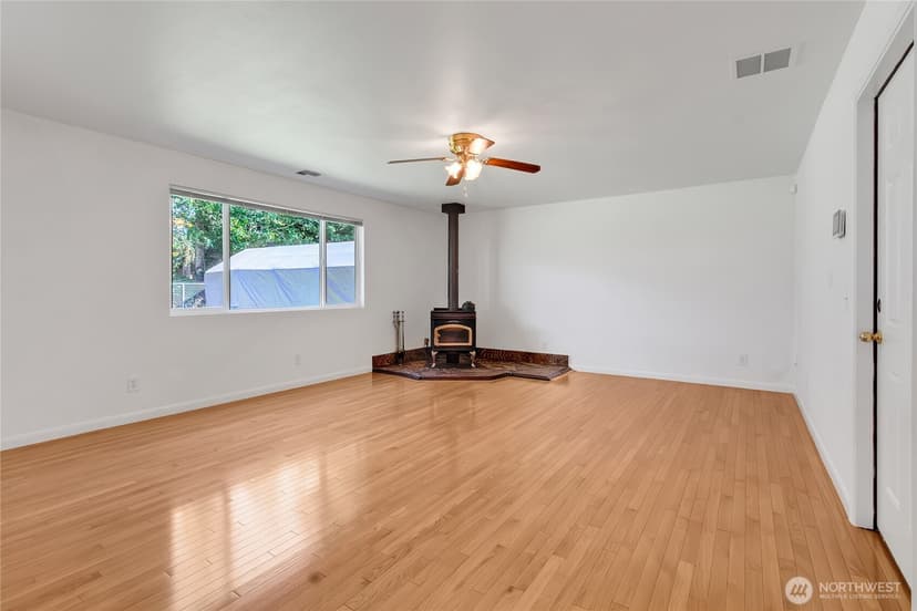 Property photo for 32226 39th Avenue S, Federal Way photo 12