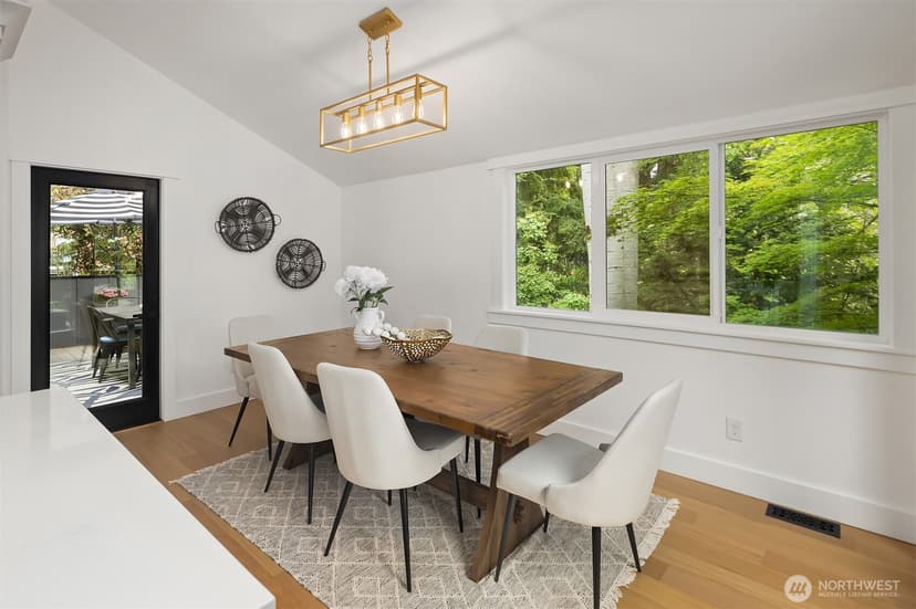 Property photo for 1014 4th Avenue N, Seattle photo 8