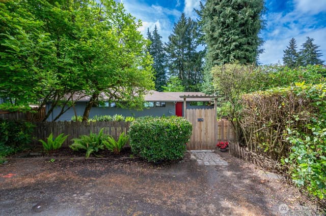 Property photo for 1529 NE 107th Street, Seattle photo 3