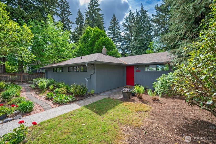 Property photo for 1529 NE 107th Street, Seattle photo 4