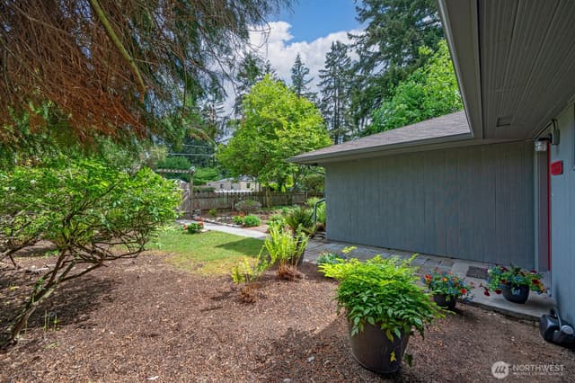Property photo for 1529 NE 107th Street, Seattle photo 5