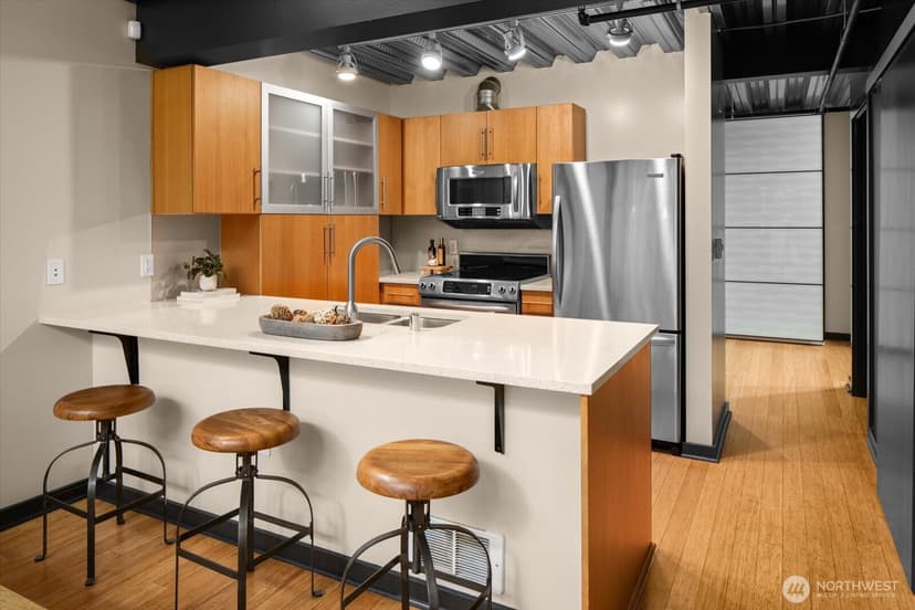 Property photo for 401 9th Avenue N #112, Seattle photo 11
