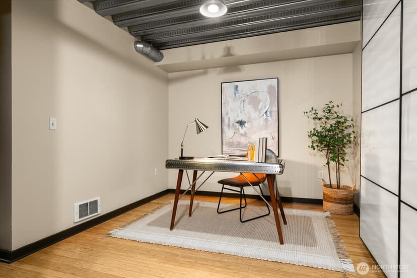 Property photo for 401 9th Avenue N #112, Seattle photo 15