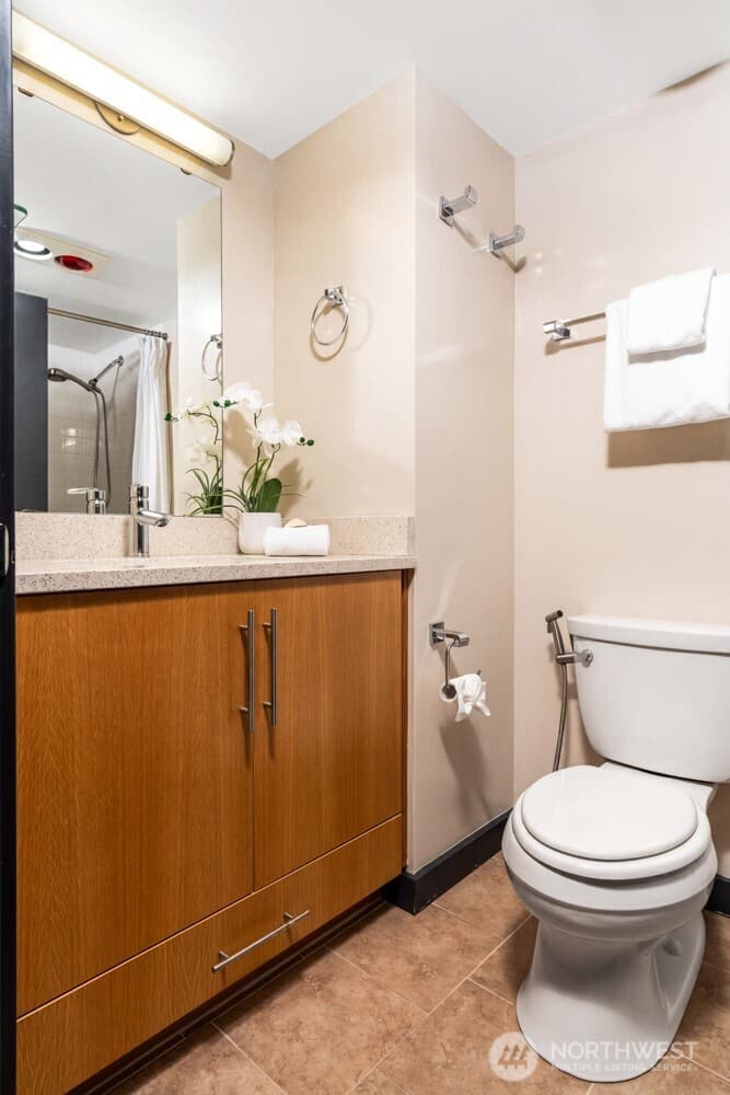 Property photo for 401 9th Avenue N #112, Seattle photo 24
