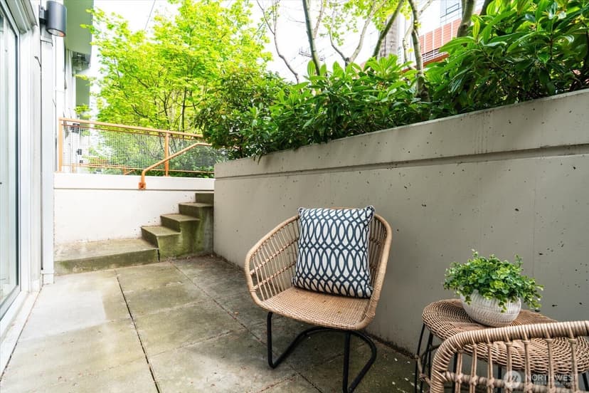 Property photo for 401 9th Avenue N #112, Seattle photo 27