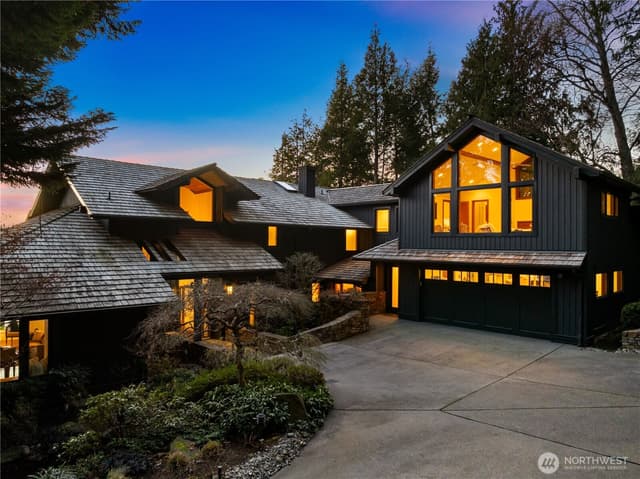 Property photo for 18 Holly Lane, Mercer Island photo 3