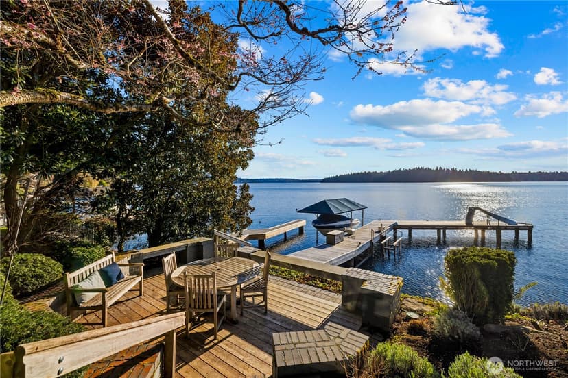 Property photo for 18 Holly Lane, Mercer Island photo 31