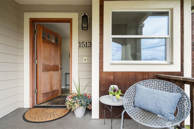 Property photo for 1513 27th Avenue, Seattle photo 4