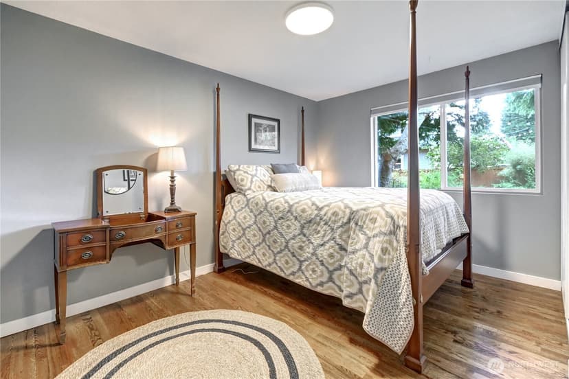 Property photo for 2430 155th Place SE, Bellevue photo 18