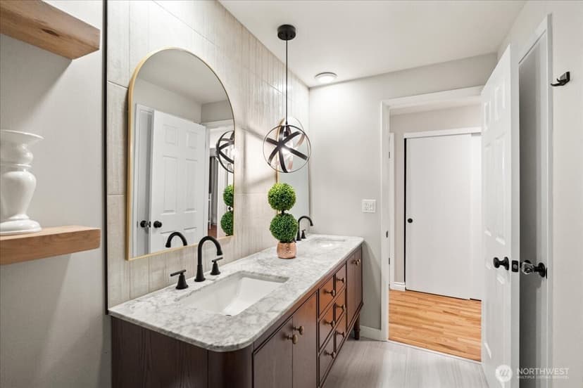 Property photo for 14072 117th Avenue NE, Kirkland photo 32