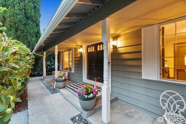 Property photo for 14072 117th Avenue NE, Kirkland photo 3