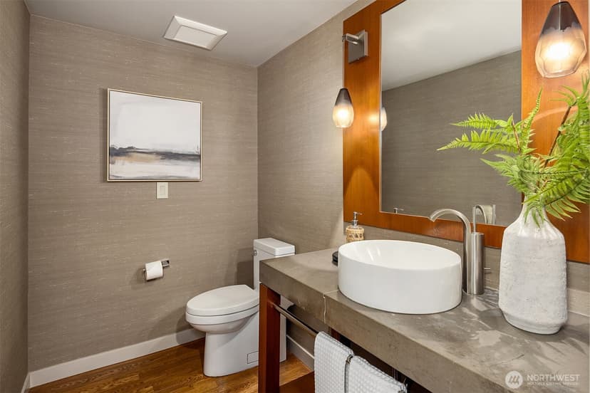 Property photo for 8221 NE 117th Street, Kirkland photo 12