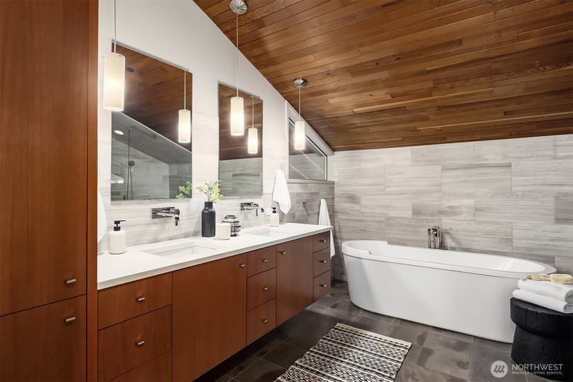 Property photo for 8221 NE 117th Street, Kirkland photo 31