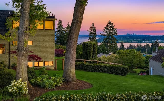 Property photo for 8221 NE 117th Street, Kirkland photo 4