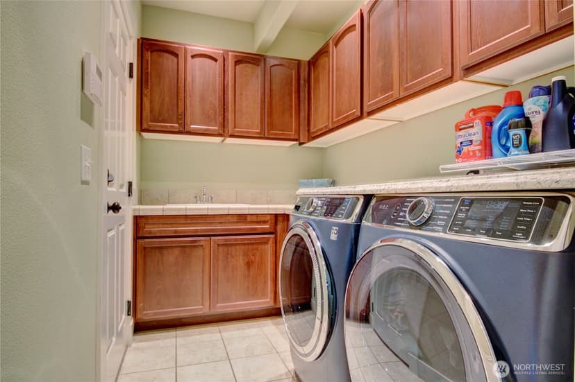Property photo for 18033 3rd Avenue NE, Arlington photo 14