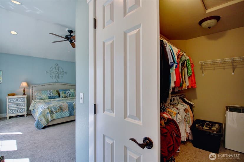 Property photo for 18033 3rd Avenue NE, Arlington photo 22