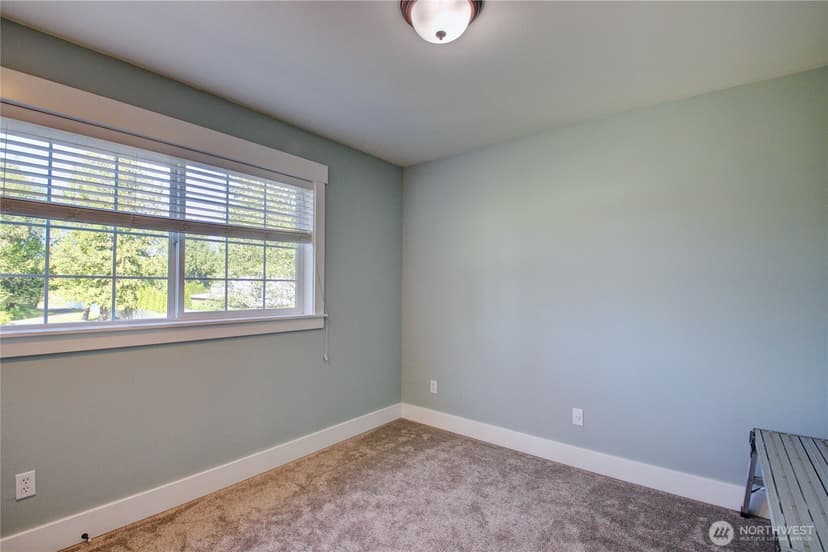 Property photo for 18033 3rd Avenue NE, Arlington photo 25