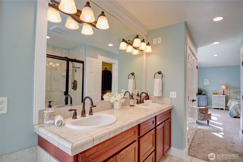 Property photo for 18033 3rd Avenue NE, Arlington photo 20