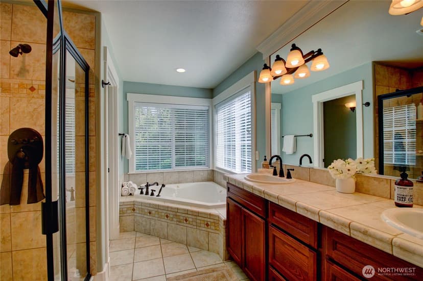 Property photo for 18033 3rd Avenue NE, Arlington photo 19