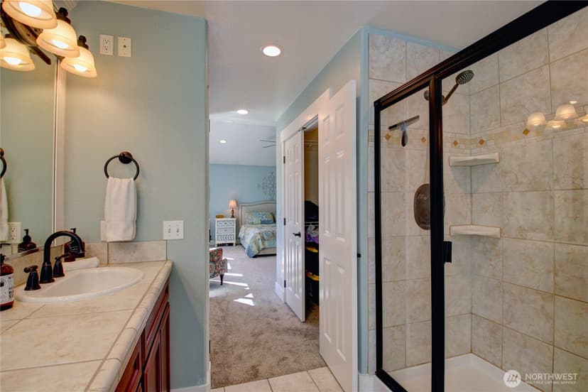 Property photo for 18033 3rd Avenue NE, Arlington photo 21