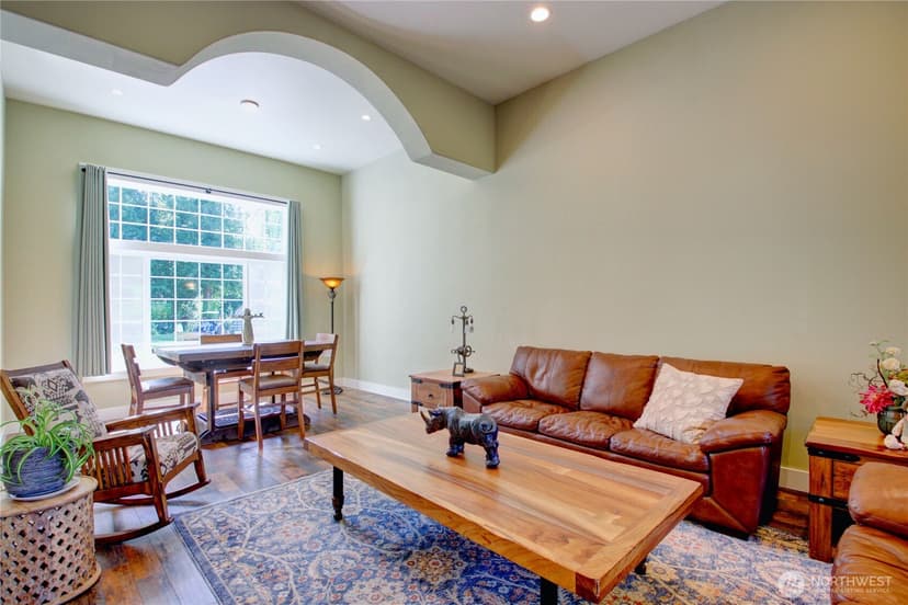 Property photo for 18033 3rd Avenue NE, Arlington photo 5