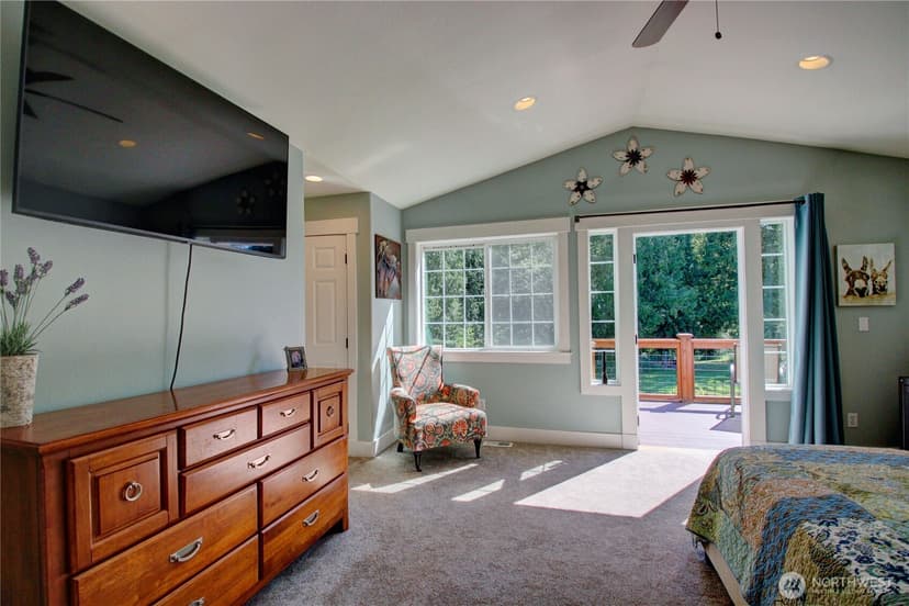 Property photo for 18033 3rd Avenue NE, Arlington photo 16