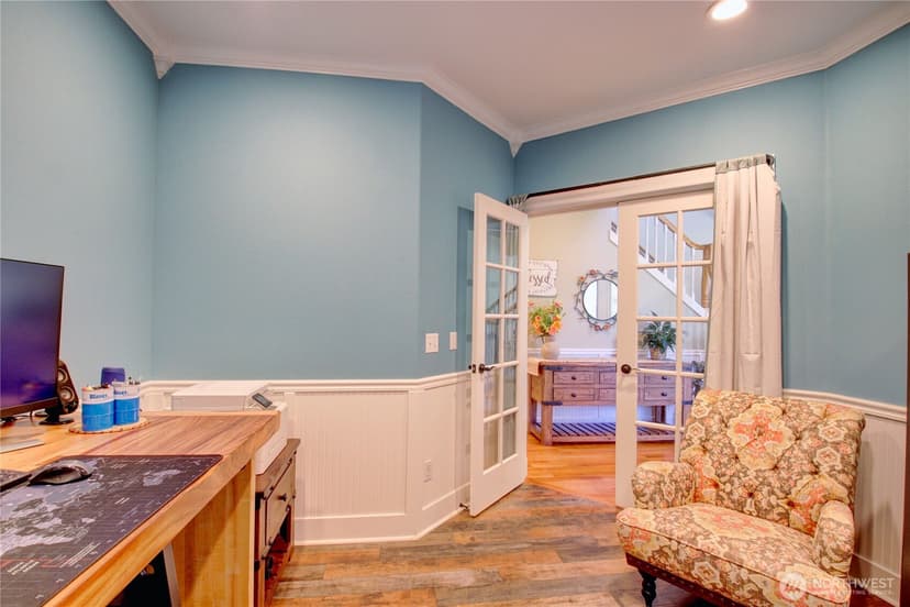 Property photo for 18033 3rd Avenue NE, Arlington photo 12