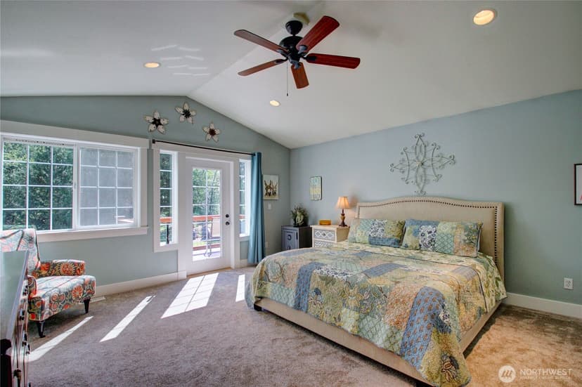 Property photo for 18033 3rd Avenue NE, Arlington photo 15