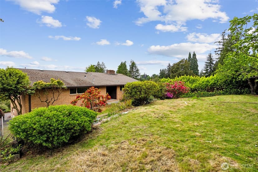 Property photo for 9510 Lake Washington Boulevard NE, Bellevue photo 24
