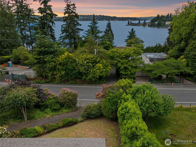 Property photo for 9510 Lake Washington Boulevard NE, Bellevue photo 6