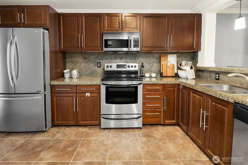 Property photo for 17001 Inglewood Road NE #M211, Kenmore photo 4