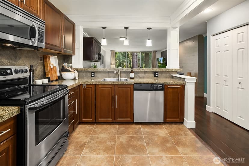 Property photo for 17001 Inglewood Road NE #M211, Kenmore photo 6