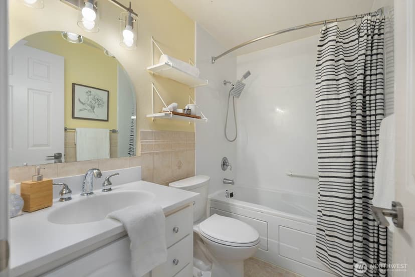 Property photo for 5607 117th Street SW, Lakewood photo 10