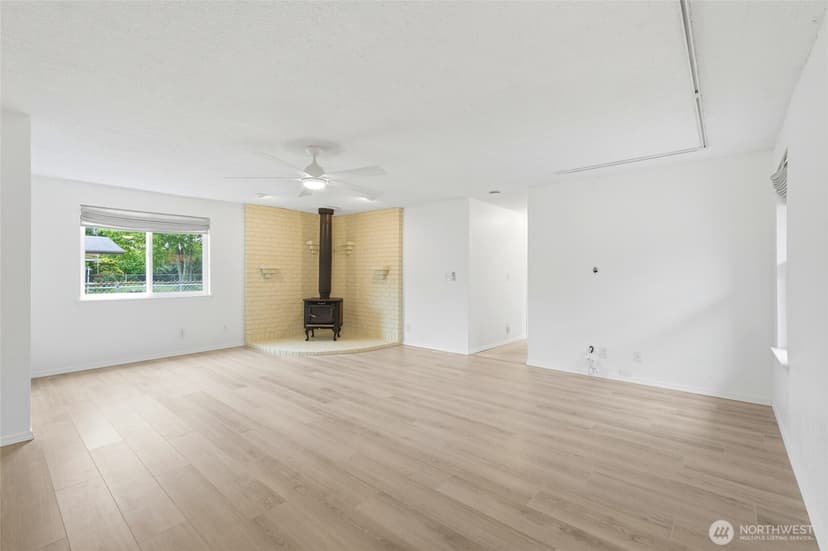 Property photo for 1710 7th Avenue SE, Puyallup photo 13