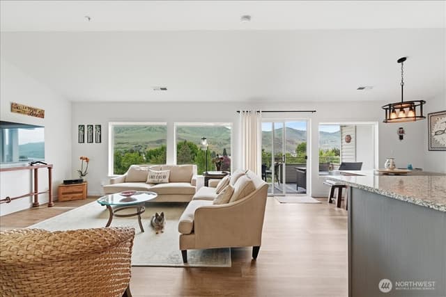 Property photo for 808 W Manson Highway #B303, Chelan photo 4