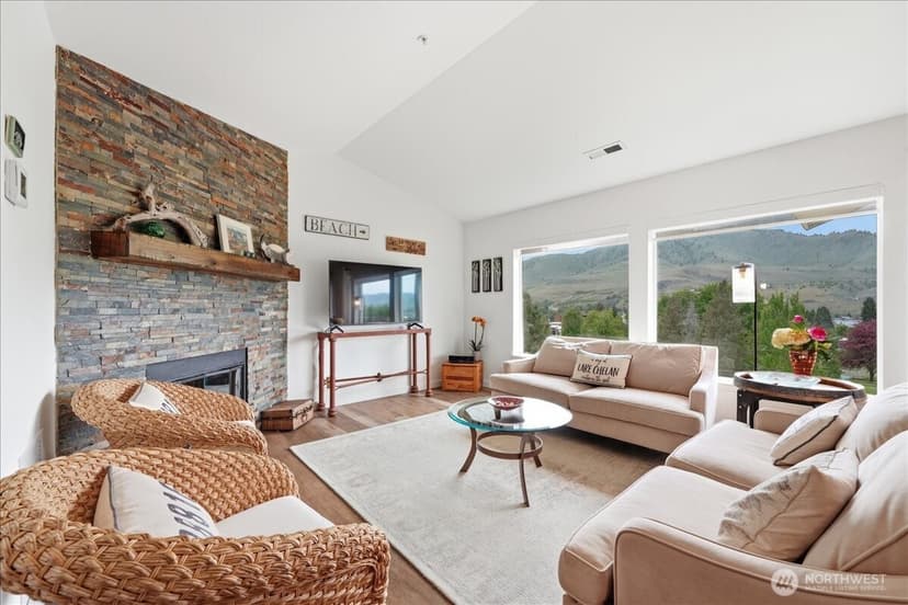 Property photo for 808 W Manson Highway #B303, Chelan
