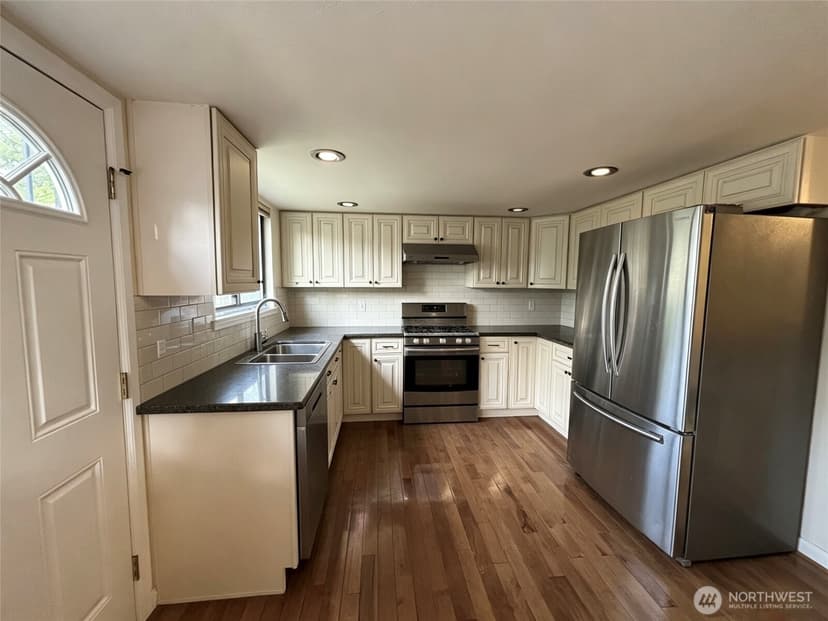 Property photo for 1836 NE 16th Street, Renton photo 4