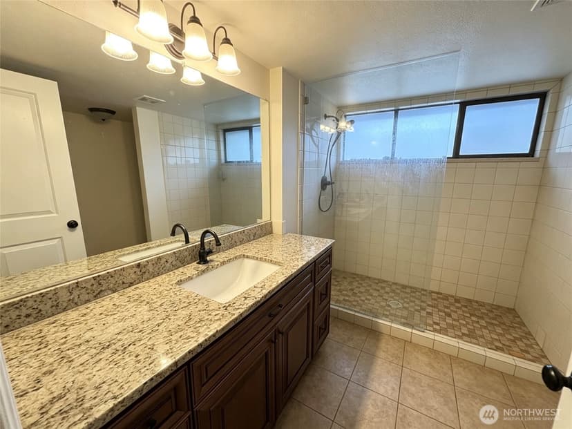 Property photo for 1836 NE 16th Street, Renton photo 11