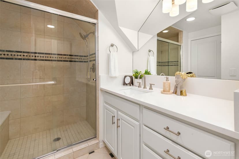 Property photo for 51 Glacier Key, Bellevue photo 28
