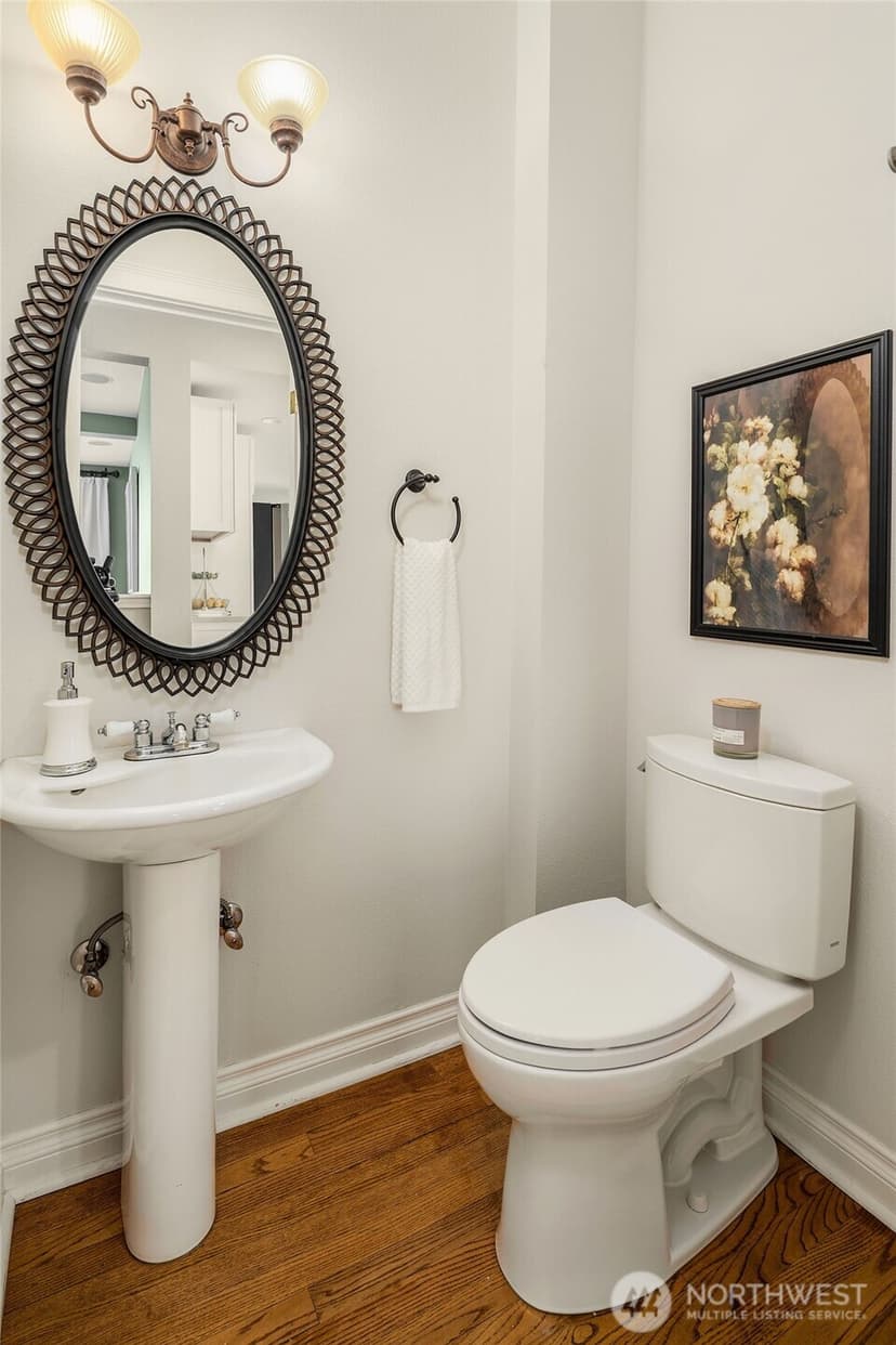 Property photo for 915 30th Avenue S, Seattle photo 16