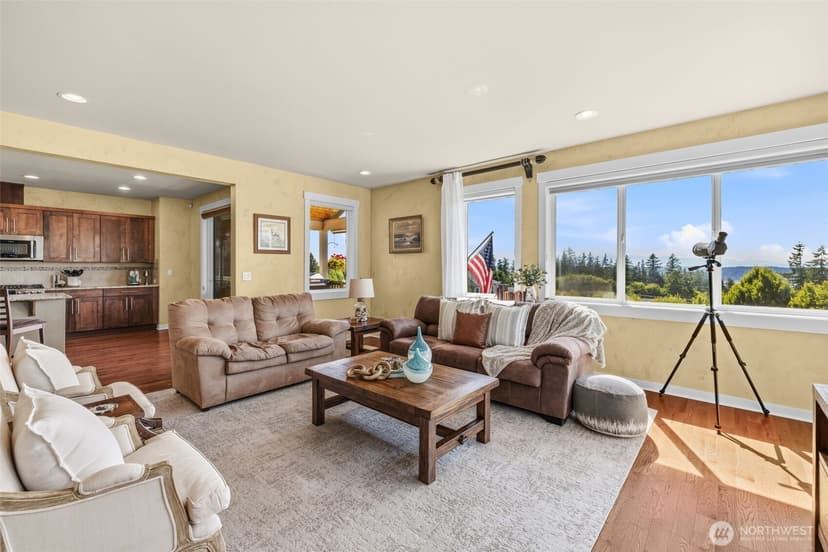 Property photo for 4802 Hunttings Lane, Mukilteo photo 9