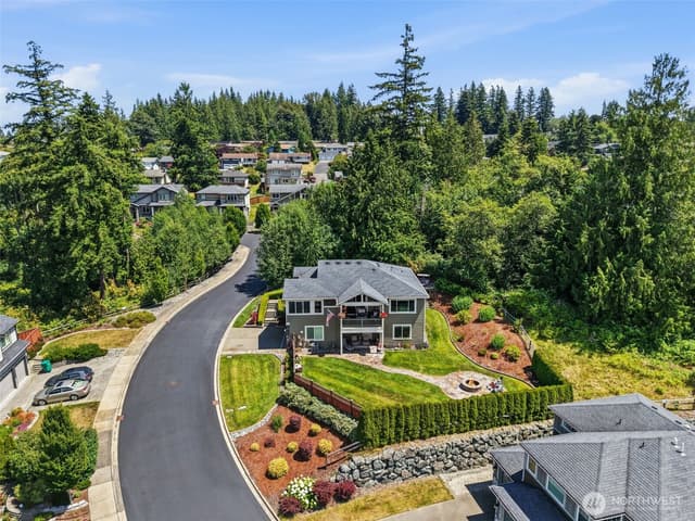 Property photo for 4802 Hunttings Lane, Mukilteo photo 3