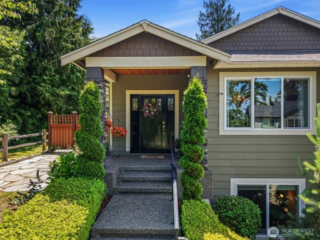 Property photo for 4802 Hunttings Lane, Mukilteo photo 5