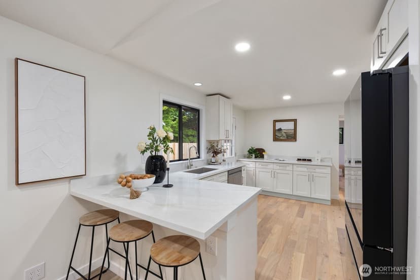 Property photo for 10012 8th Avenue NW, Seattle photo 17