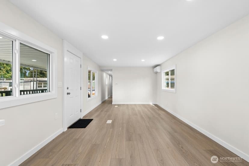 Property photo for 12200 Stone Avenue N #38, Seattle photo 6